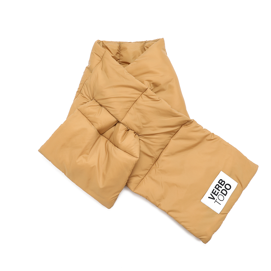 SCUARE PUFFER SCARF CAMEL